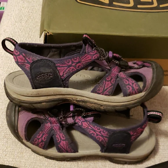 Keen Women's Venice Sandals - Purple and Black 8 - Picture 6 of 7